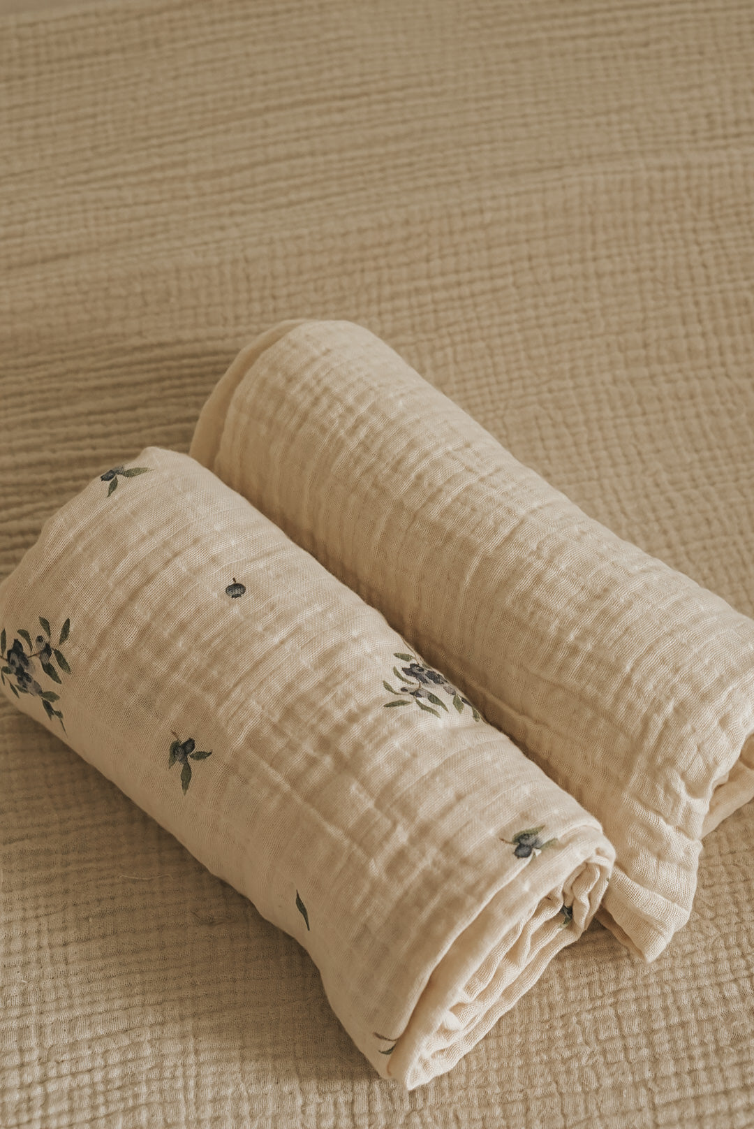 Paquet de 2 couvertures en mousseline de coton 100 % biologique - Bleuet et Ivoire